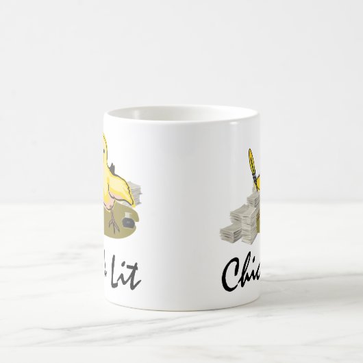 Chick Lit Writer with Paper and Feather Quill Kaffeetasse (Mittel)