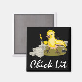 Chick Lit Writer with Paper and Feather Quill Magnet (Vorderseite/Rückseite)