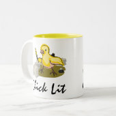 Chick Lit Writer with Paper and Feather Quill Zweifarbige Tasse (Vorderseite Links)