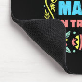 Chick Magnet im Training Osterfest Gewitterte Eize Mousepad (Ecke)