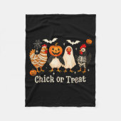 Chick Or Treat Funny Chicken Halloween Costume Chi Fleecedecke (Vorderseite)