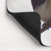 Chickadee auf einem Zweig Mousepad (Ecke)