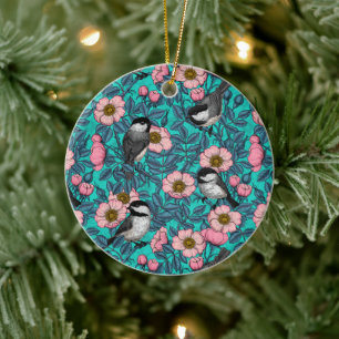 Chickadee in der Keramik der wilden Rose Ornament