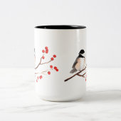 Chickadee mit roten Beeren - Single-Niederlassung Zweifarbige Tasse (Mittel)