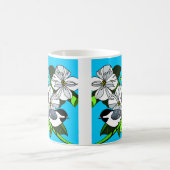 Chickadee unter Dogwood-Blume Kaffeetasse (Mittel)