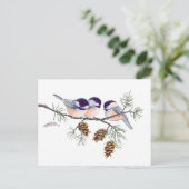 CHICKADEES & PINECONES VON SHARON SHARPE POSTKARTE (Stehend Vorderseite)