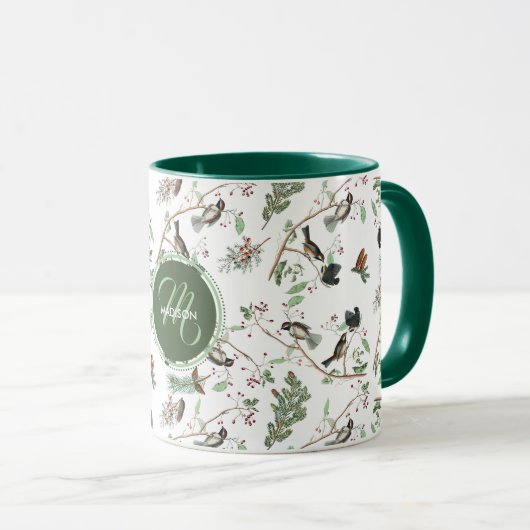 Chickadevögel Berries & Pinecones Mit Monogramm Tasse (VorderseiteRechts)