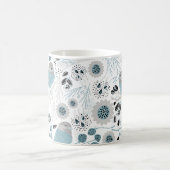 Chickadevögel Niedlich Blaue graue Blume Berries Kaffeetasse (Mittel)