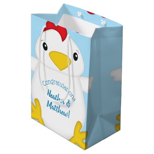 Chicken Baby Shower Blue Boy Mittlere Geschenktüte (Rückseite Schrägansicht)