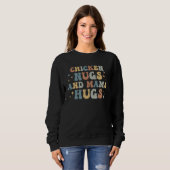 Chicken Nugs and Mama Hugs Chicken Farmer For Kids Sweatshirt (Vorne ganz)