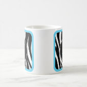 Chiczebra-Druck-Aqua-blaue Monogramm-Tasse Kaffeetasse (Mittel)