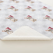 Chihuahua Chi Hund in Weihnachtsmannmütze Grau Sherpadecke (3/4)