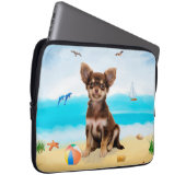Chihuahua Dog am Strand Laptopschutzhülle (Vorne Rechts)