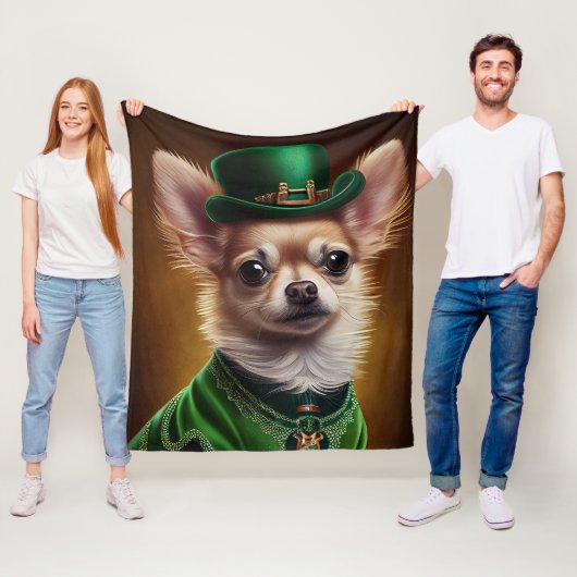 Chihuahua Dog in St. Patrick's Day Dress Fleecedecke (Beispiel)