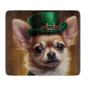 Chihuahua Dog in St. Patrick's Day Dress Schneidebrett (Vorderseite)