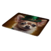 Chihuahua Dog in St. Patrick's Day Dress Schneidebrett (Ecke)