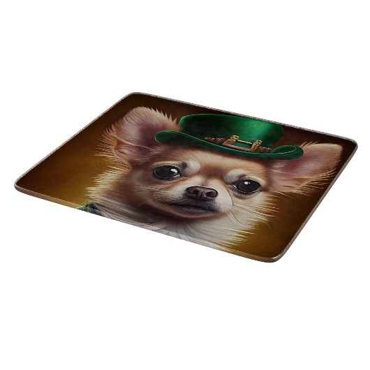 Chihuahua Dog in St. Patrick's Day Dress Schneidebrett (Ecke)
