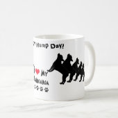 Chihuahua Happy Hump Day Tasse (VorderseiteRechts)
