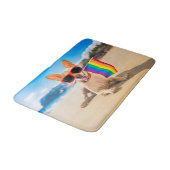 Chihuahua Hund am Strand Badematte (Schrägansicht)