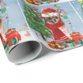Chihuahua Hund im Schnee mit Weihnachtsgeschenken Geschenkpapier (Rolleneckpunkt)