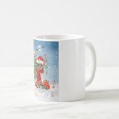 Chihuahua Hund im Schnee mit Weihnachtsgeschenken Kaffeetasse (VorderseiteRechts)