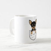 Chihuahua-Hund in Pocket Kaffeetasse (Vorderseite Links)