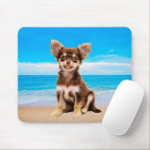 Chihuahua Hund sitzt am tropischen Strand Mousepad (Mit Mouse)