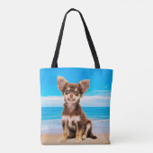 Chihuahua Hund sitzt am tropischen Strand Tasche (Rückseite)