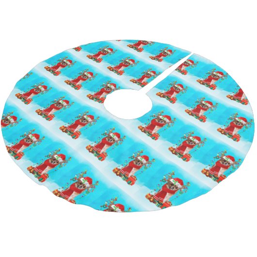 Chihuahua im Schnee mit Weihnachtsgeschenken Polyester Weihnachtsbaumdecke (Schrägansicht)