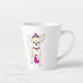 Chihuahua in einer latten Tiara-Tasse Milchtasse (Rechts)