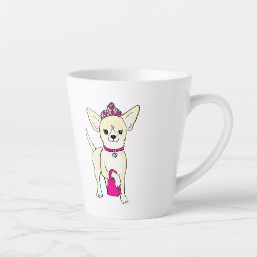 Chihuahua in einer latten Tiara-Tasse Milchtasse (Rechts)