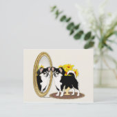 Chihuahua in einer Spiegelpostkarte Postkarte (Stehend Vorderseite)