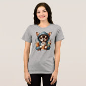 Chihuahua in Hooded Sweatshirt Holding Coffee Tri-Blend Shirt (Vorderseite voll)
