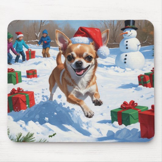 Chihuahua läuft in Schnee mit Weihnachtshut Mousepad (Vorne)