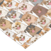 Chihuahua Pattern Tischdecke (Schrägansicht)