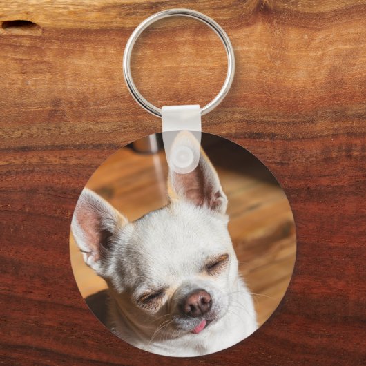 Chihuahua-schläfriger Squint entspanntes Zungenaus Schlüsselanhänger (Vorderseite)