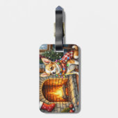 Chihuahua Sitting Fireplace with Christmas Lights Gepäckanhänger (Rückseite vertikal)