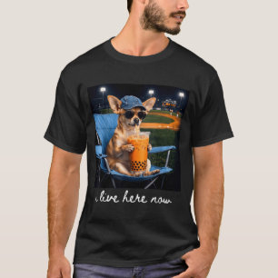 Chihuahua trinkt Eiskaffee Baseballfeld live T-Shirt