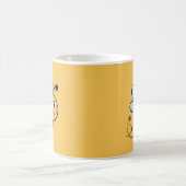 Child-Friendly Bee Mascot with Dotted Trail Kaffeetasse (Mittel)