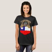 Chile Flag Leonberger Dog In Pocket T-Shirt (Vorne ganz)