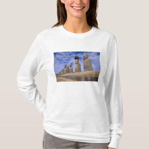 Chile, Osterinsel. Die 15 Moais bei Ahu T-Shirt