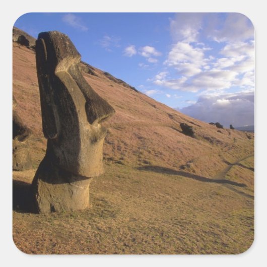 Chile, Osterinsel. Hillside mit Moai Quadratischer Aufkleber (Vorderseite)