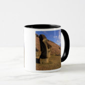 Chile, Osterinsel. Hillside mit Moai Tasse (VorderseiteRechts)