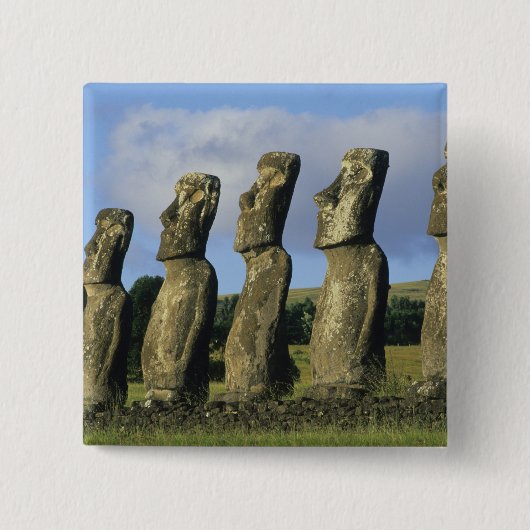 Chile, Osterinsel, Rapa Nui, Ahu Akivi Button (Vorderseite)