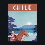 Chile Vintage Reiseplakat Postkarte<br><div class="desc">Chile Vintage Reise Poster Illustration mit dem Namen Chile oben in einem Deko Schriftart. Ein Mann in einem Hut geht mit einem Pferd und blickt auf einen See und einen schneebedeckten Berg.</div>