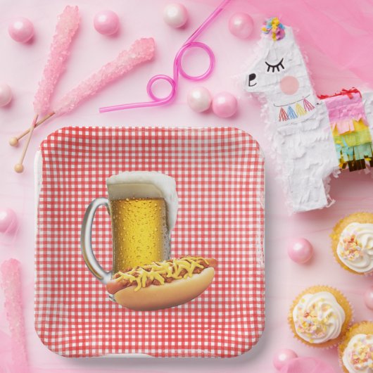 Chili Hot Dog und Bier auf Gingham Pappteller (Party)