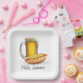 Chili Hot Dog und Bier auf Weiß Pappteller (Party)