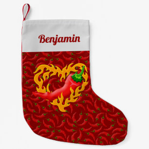 Chili Pepper mit Flammenherz auf rotem Hintergrund Kleiner Weihnachtsstrumpf