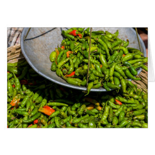 Chilis auf dem Markt zum Verkauf