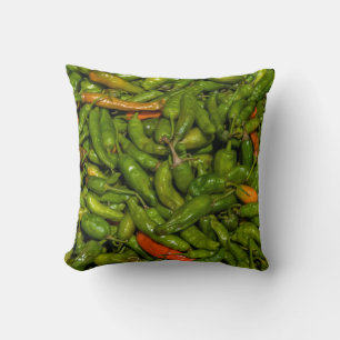 Chilis zum Verkauf auf dem Markt Kissen